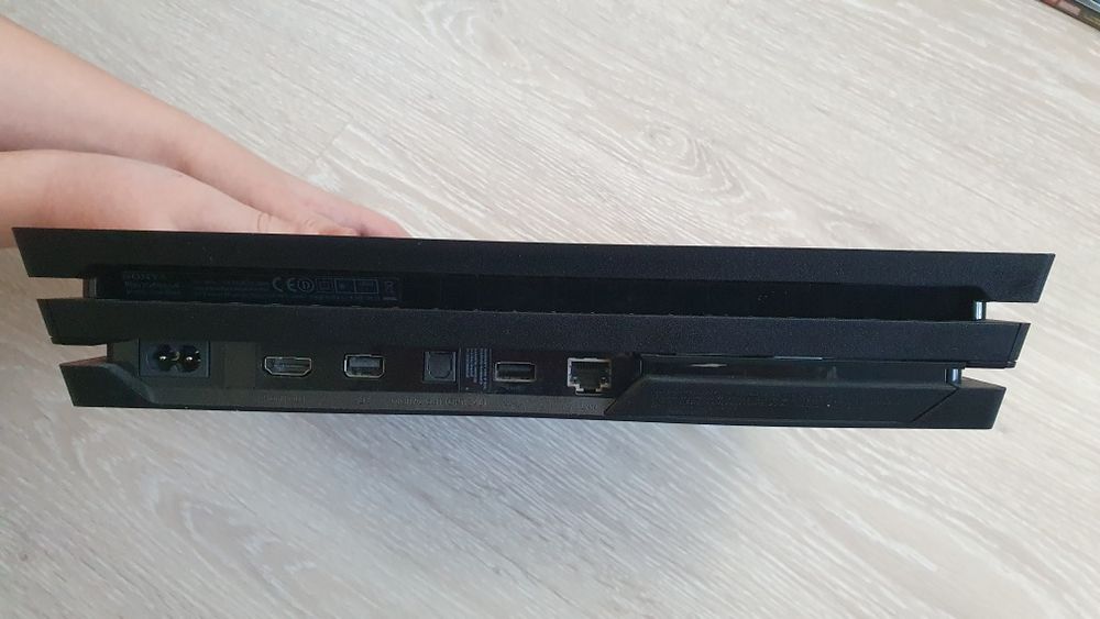 PlayStation 4 Pro PS4 Pro 2 Pady Ładowarka i 16 gier