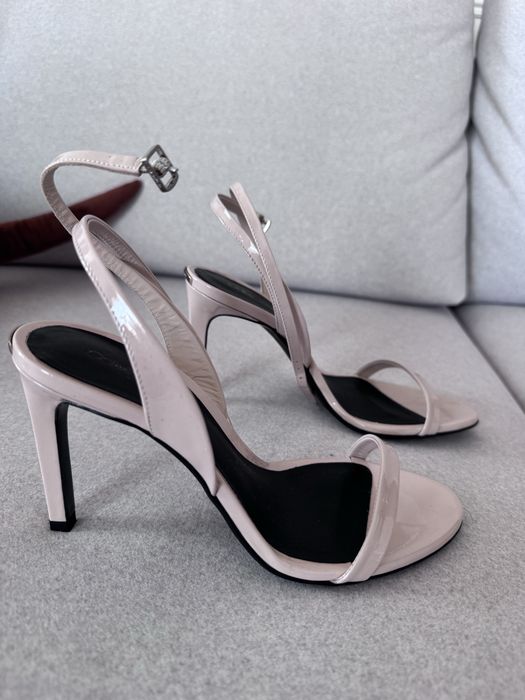 Нові босоніжки Calvin Klein, 37