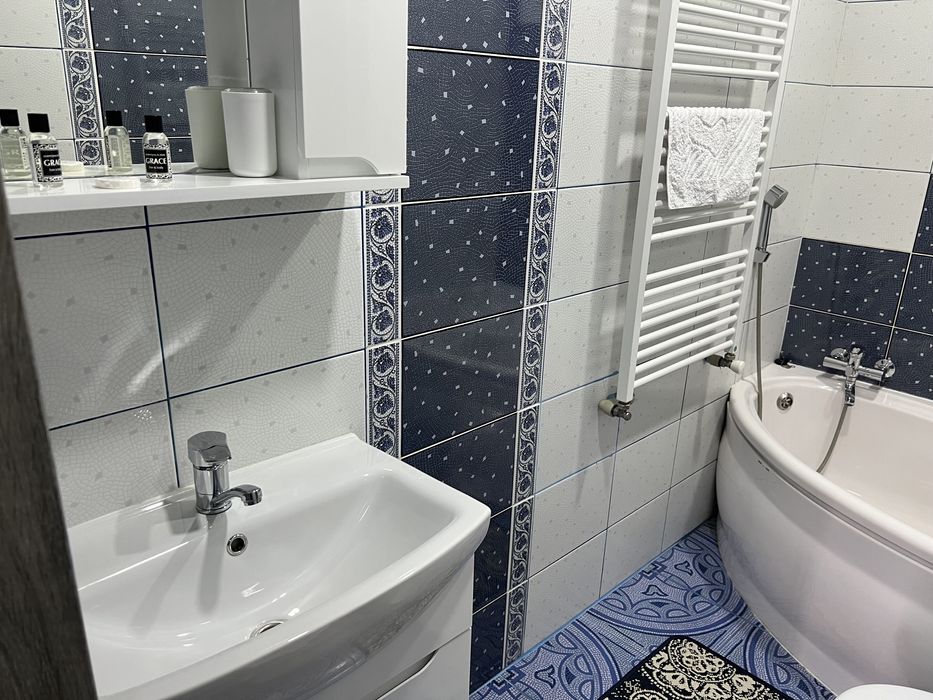 Готель «У Батька» новенькі двокімнатні номери класу люкс Світло 24/7