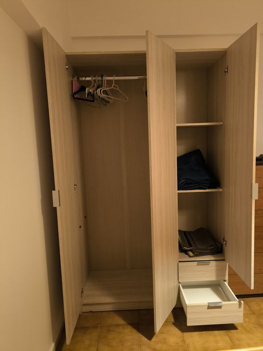 Roupeiro 3 portas bege em madeira