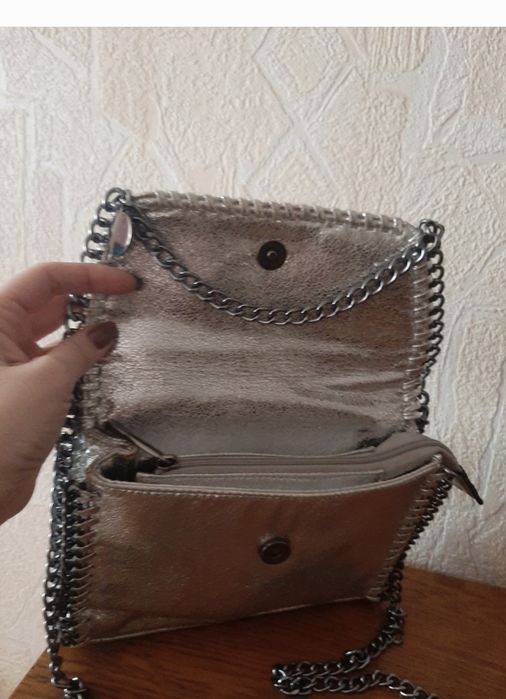 Стильная кожанная сумка