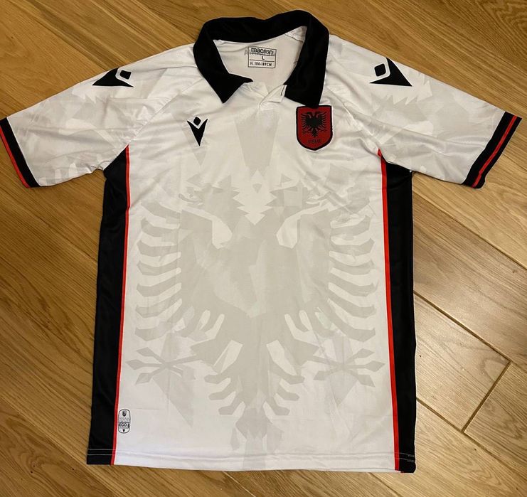 Колекційна футболка збірної Албанії