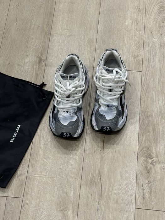 Balenciaga runner