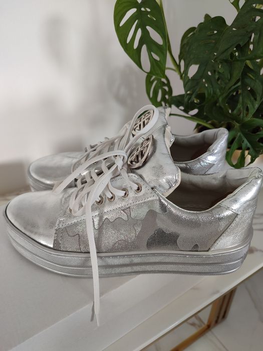 Piękne espadryle sportowe naturalna skóra złote srebrne 39