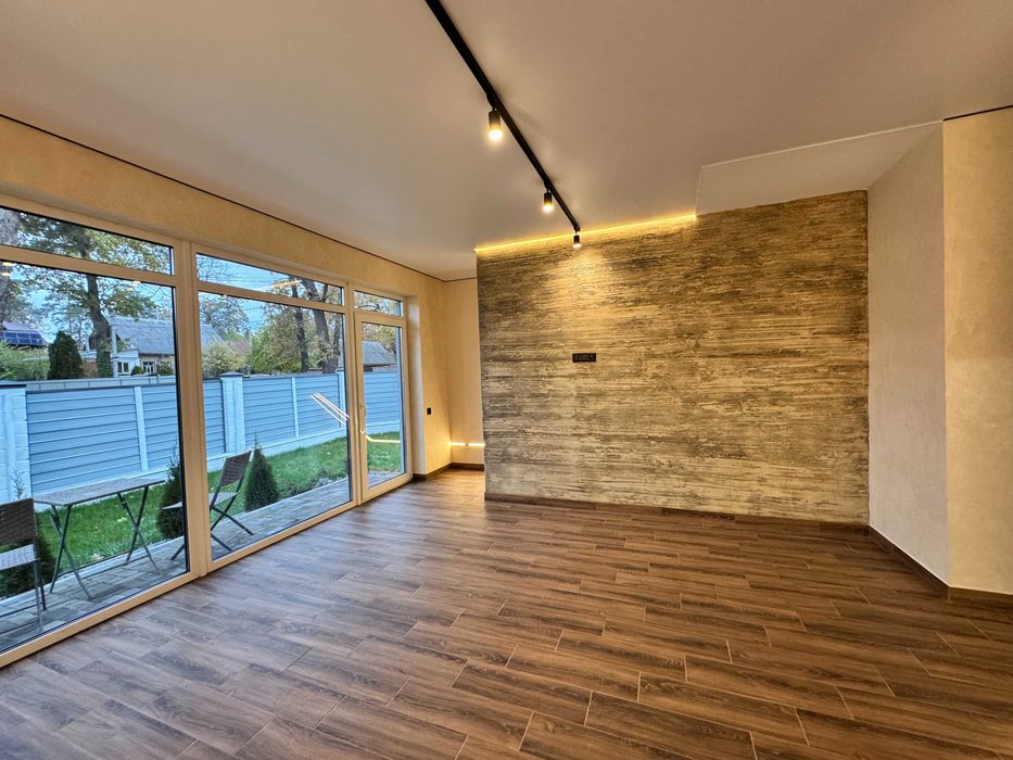 Крайній таун з ремонтом на 3 сотках в Бучі