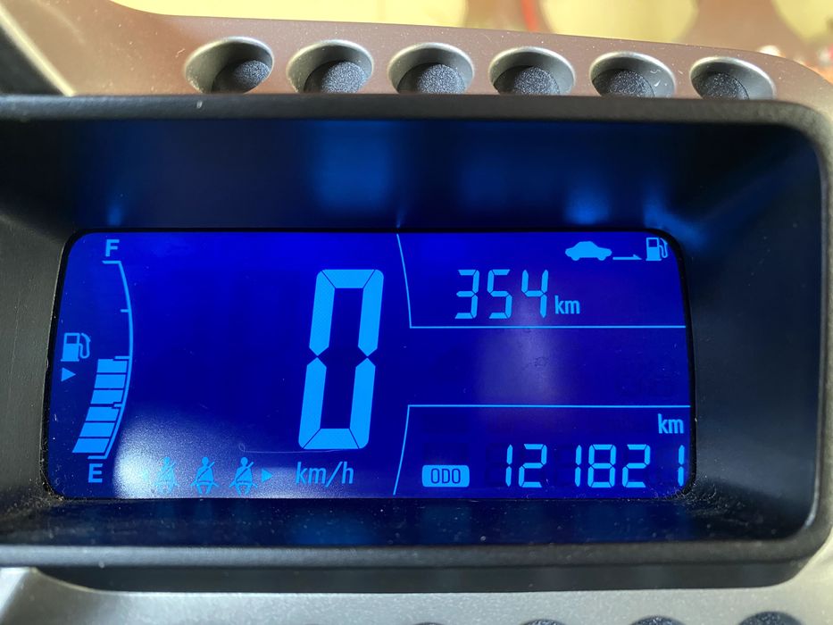 Carro citadino - Chevrolet Aveo LT Bi-Fuel 2013