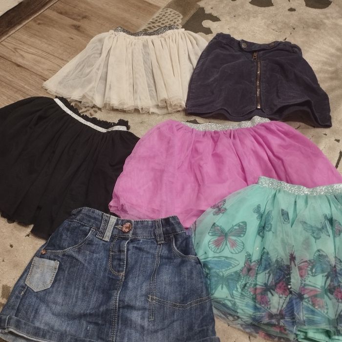 Zestaw spódniczek dla dziewczynki od 104 do 116 . Zapraszam do zakupów