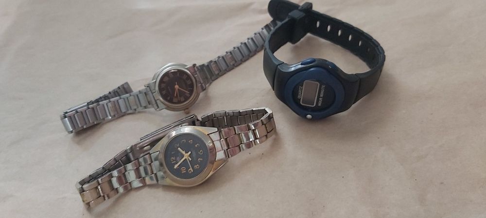 Продам часы кварцевые.