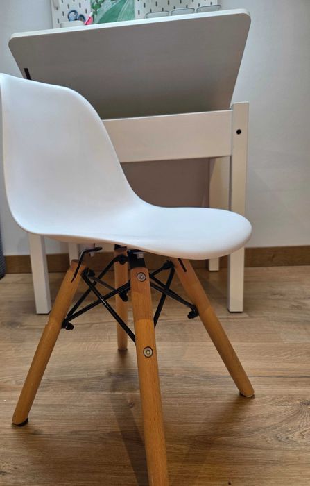 Biurko Ikea + krzeslo +tablica