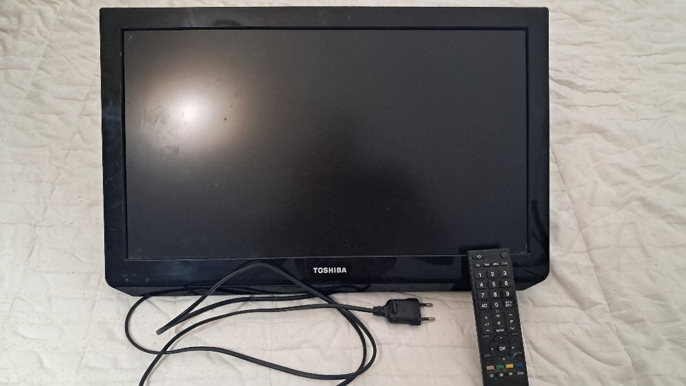 LCD TOSHIBA com suporte parede