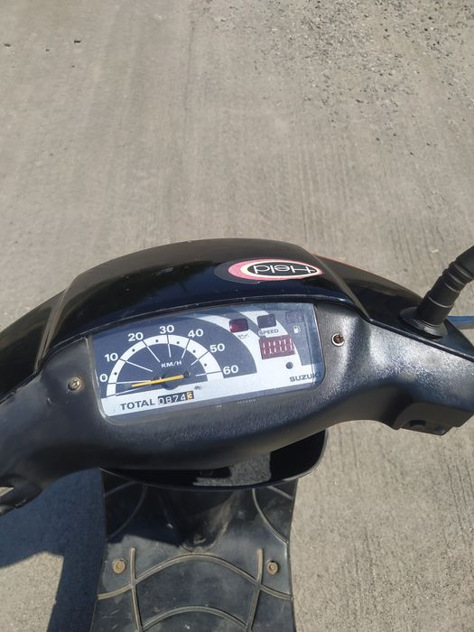 Скутор Suzuki lets 2