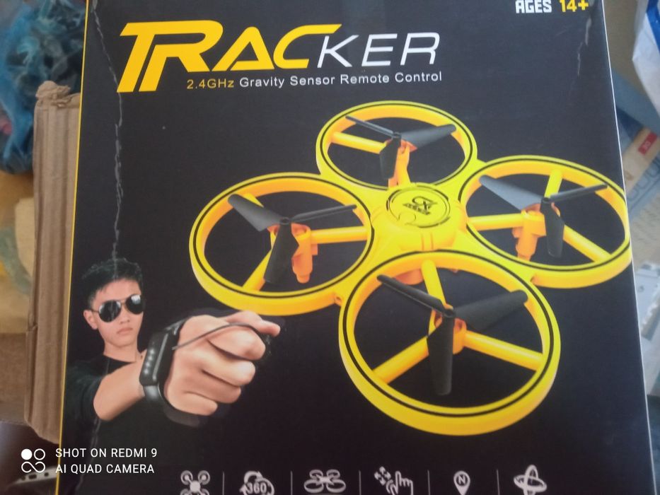 Квадрокоптер з сенсорним управлінням, TRACKER / Ручний дрон