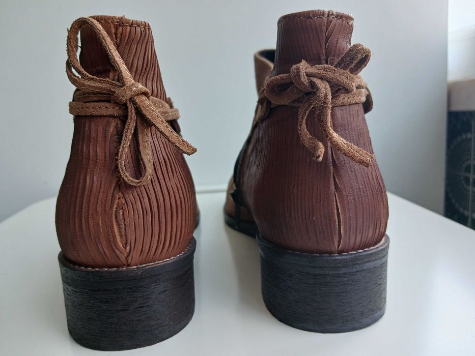 Botins camurça marca Tapadas