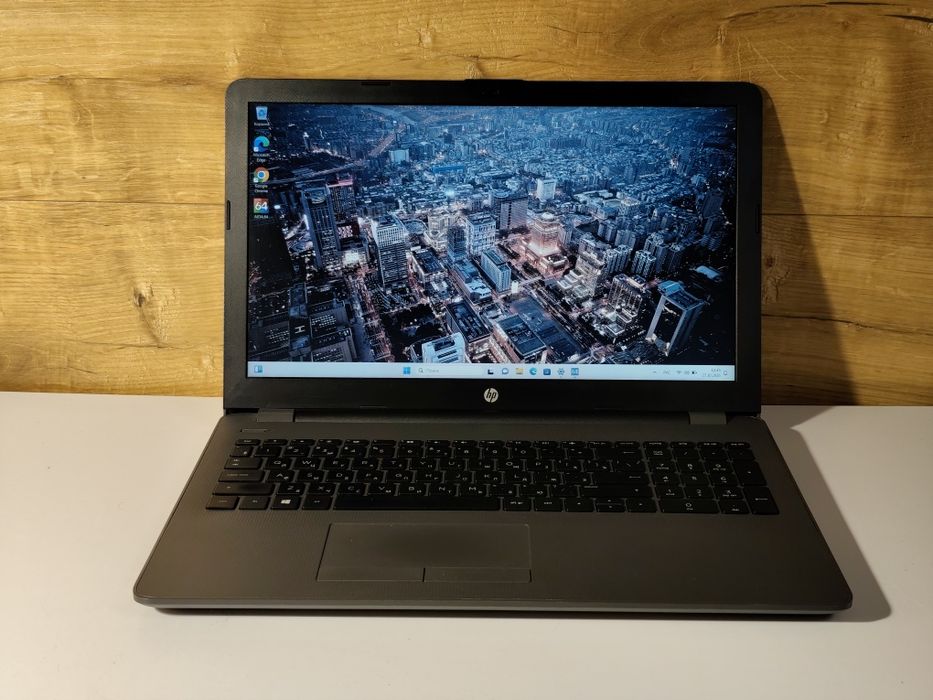 Відмінний ноутбук HP, 15.6 FHD/8 ОЗП/256 SSD/ Radeon R4