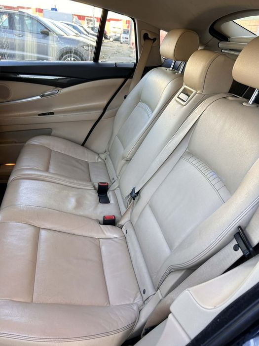 Vendo BMW 520D GT 2013