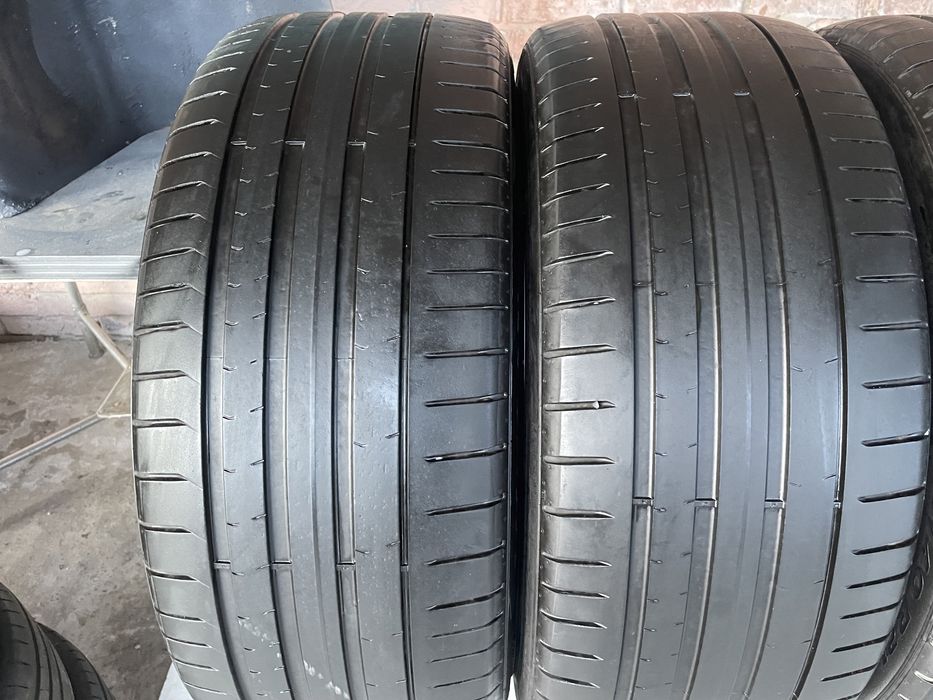 Літні шини 255/40R21 Pirelli