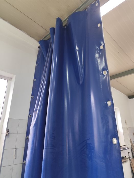 Plandeka dzieląca hal,garaz