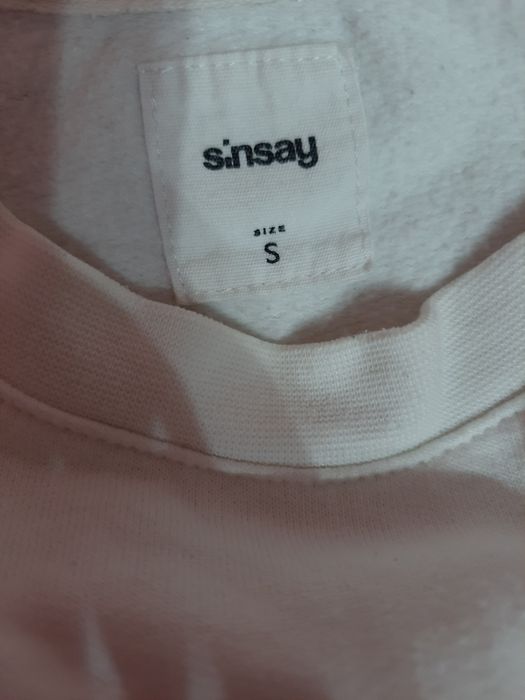 Biała bluza Sinsay