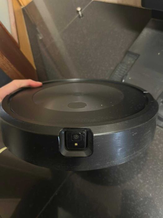 iRobot Roomba j7+ (com Base de Esvaziamento Automático)