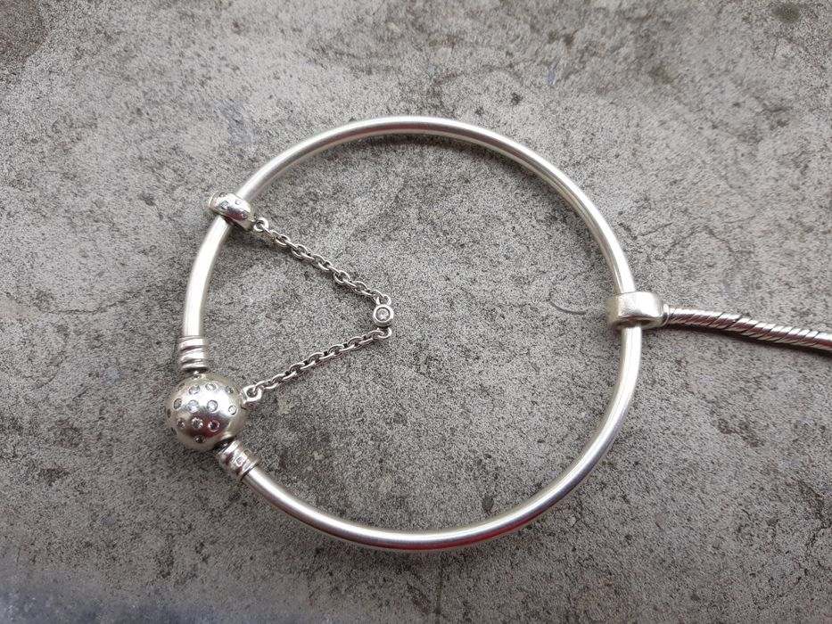 Pulseira Pandora Edição limitada +oferta conta em prata