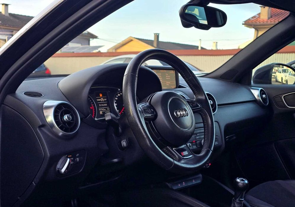 AUDI A1 8X S LINE 1.6TDI 105CV "FULL EXTRAS"