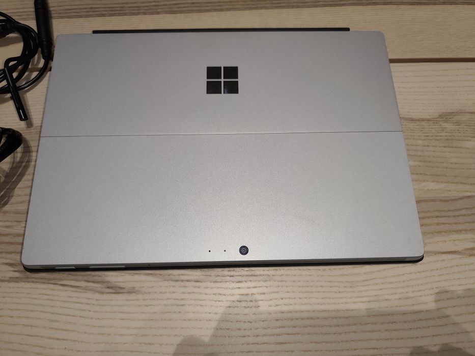 Microsoft Surface Pro 6  i7 , 16gb mem, 512gb disc