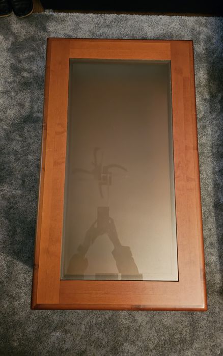 Mesa em vidro e madeira de cerejeira