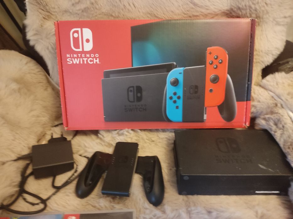 Nintendo Switch completa + 2 jogos — Excelente estado