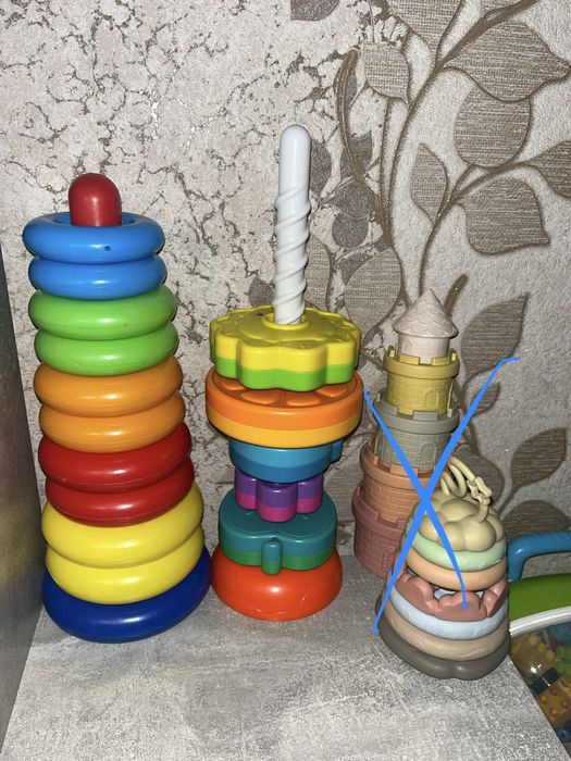 Піраміди (різнокольорові та крутезна)
