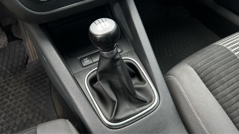 Volkswagen Golf 5 1.6 MPI