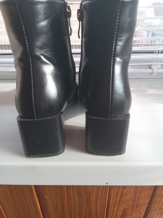 Продам  осінні  черевики  ботінки