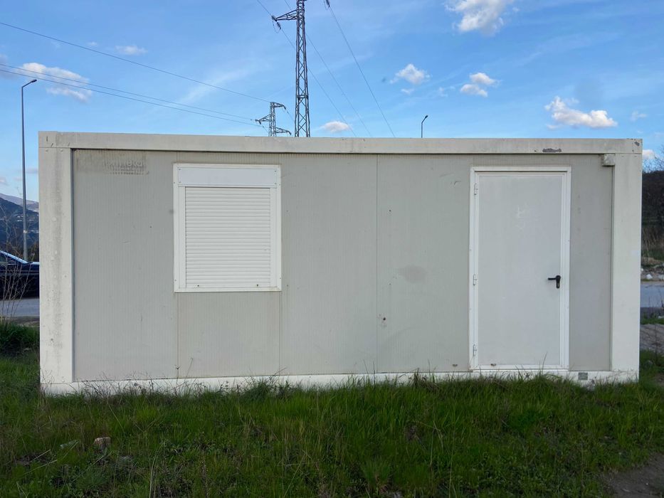 Contentor modular com casa de banho