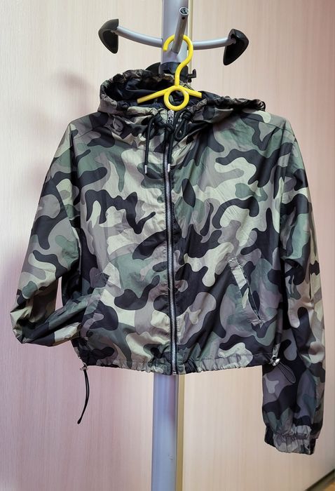 Kurtka  cienka przejsciówka Bershka