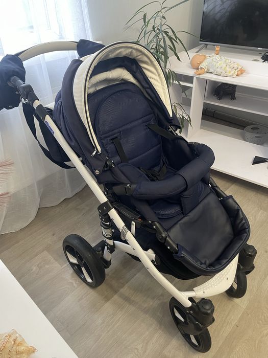 Продам коляску 2 в 1