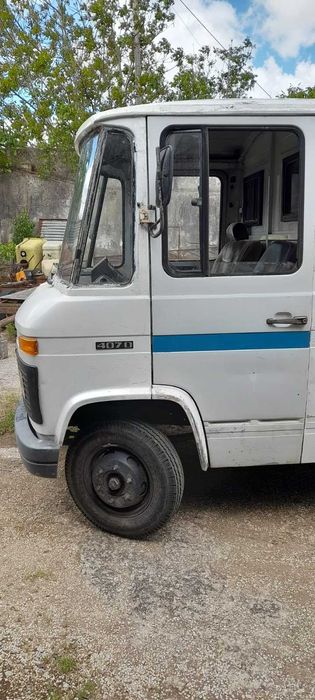 Mercedes 407D 2.4 Diesel 1983 Clássica