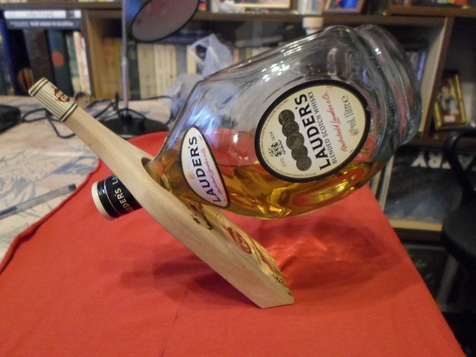 Деревянный держатель для бутылок "Havana Club"