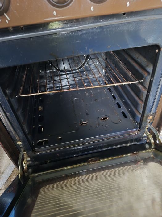 Продаю газову плитку з витяжкою