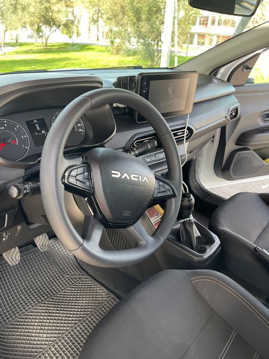 Vendo Dacia sandero 2024