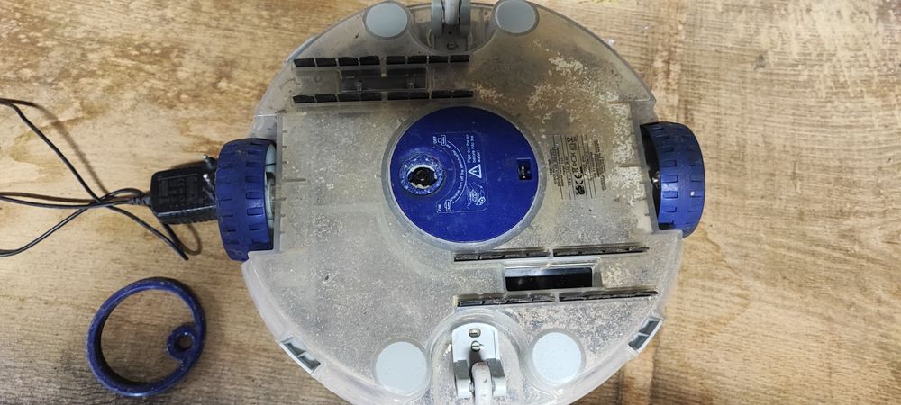 Robô limpa piscinas wetrunner (botão de ligar sem vedante)