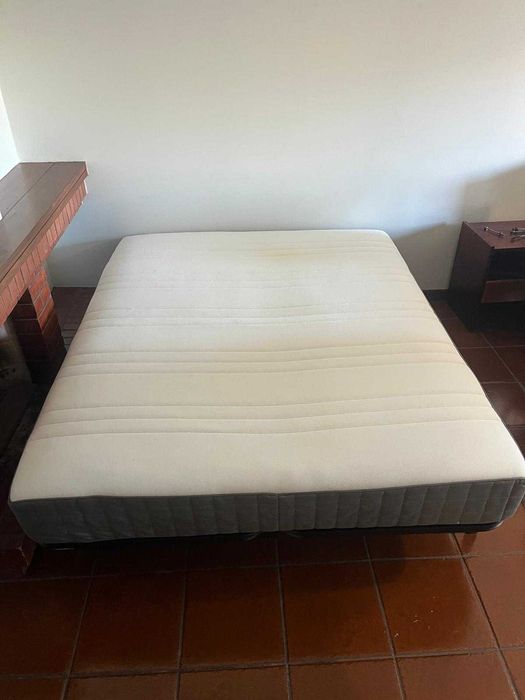 Cama completa IKEA com colchão Hövåg – 160x200 cm