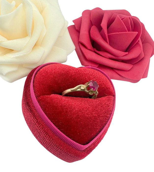 Śliczny złoty pierścionek 1,88G 585 R.15