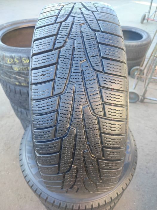 Шины 195/60/15 Kumho I'zen KW31