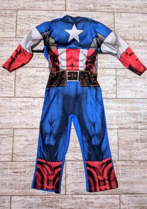 Костюми супер героїв (  Бетмен , Капітан Америка) )