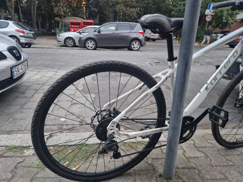 Carrera Crossfire 3 – rower crossowy trekkingowy , rama 17", koła 28"