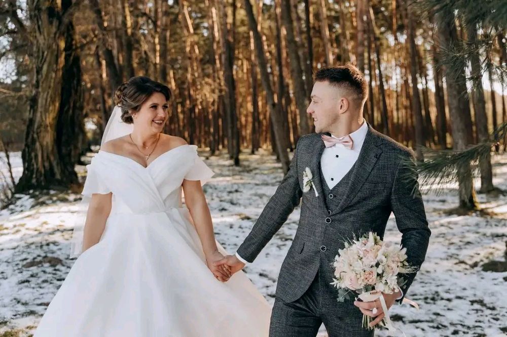 Весільна сукня  в гарному стані