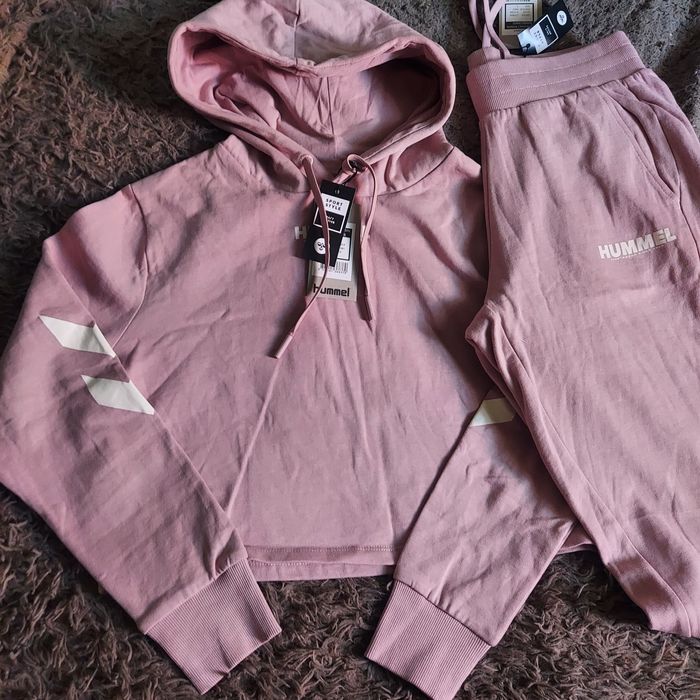 Жіночий спортивний костюм від бренду Hummel утеплений