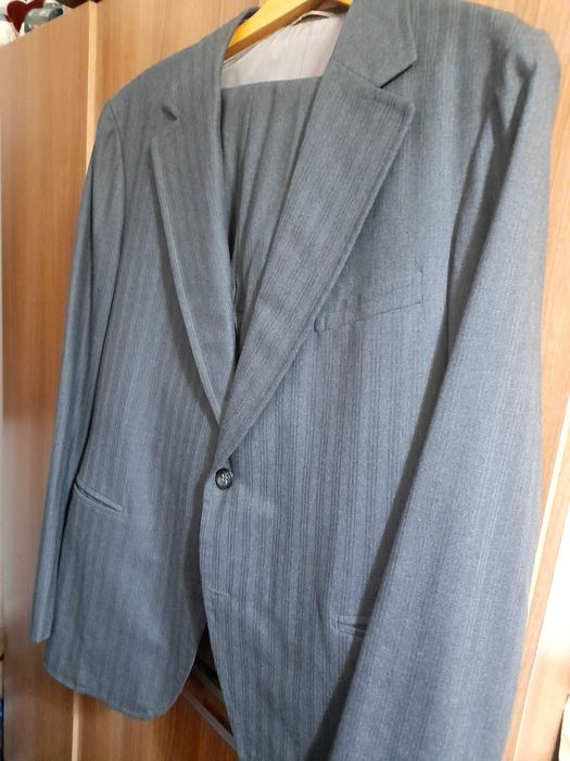 Casaco de senhora L sobretudo homem e ainda casaco e fato