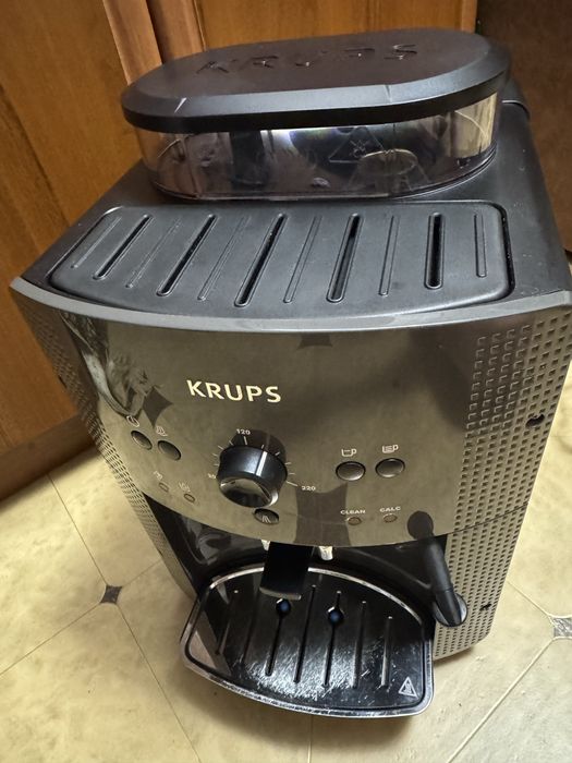 Кавомашина кавоварка автоматична зернова Krups EA810B