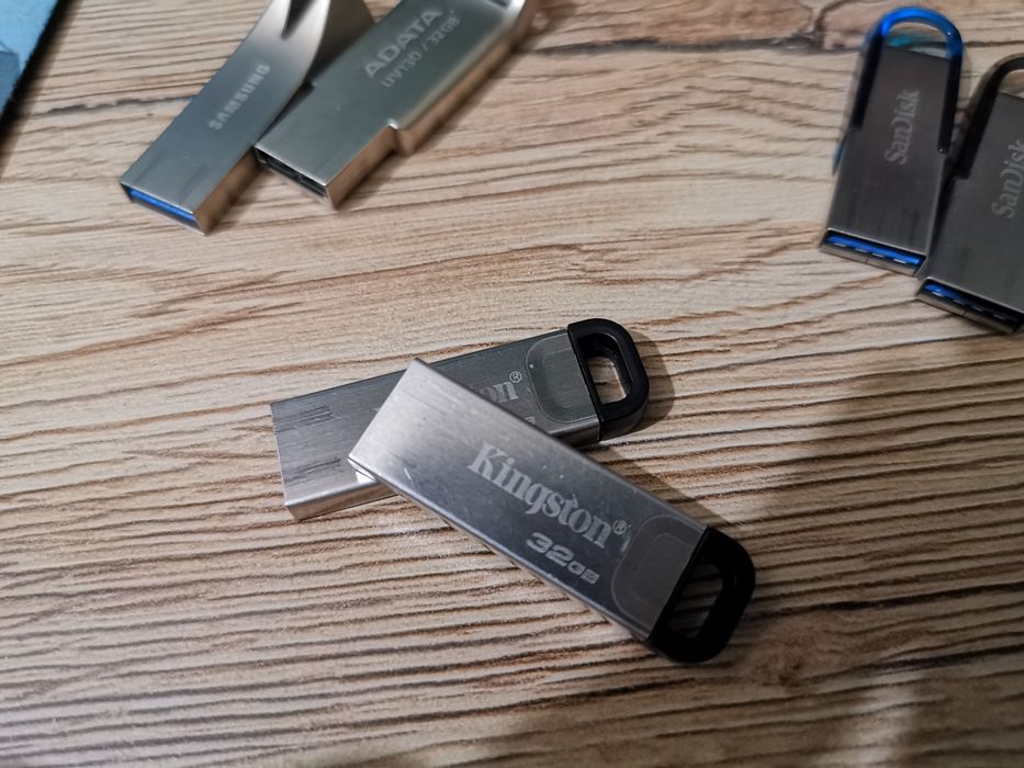 Metalowe pendrive 32GB