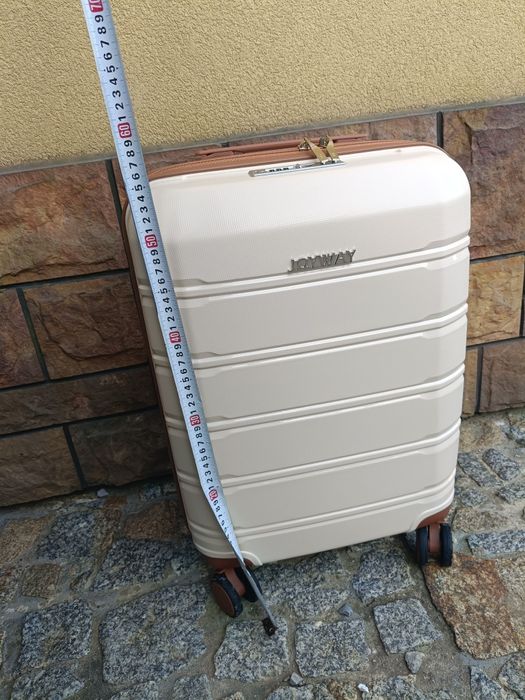 Nowa walizka kabinowa